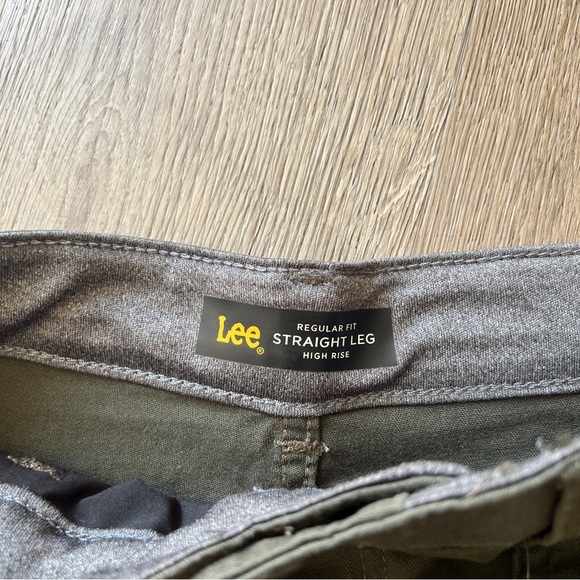 Lee Men's Dark Olive Cargo Pants - Picture 3 of 8